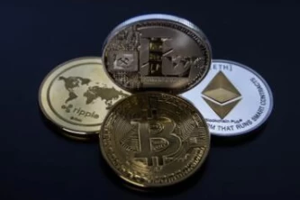 去中心话和中心话的app_2025年哪些正规的区块连交易所app_国内买币软件